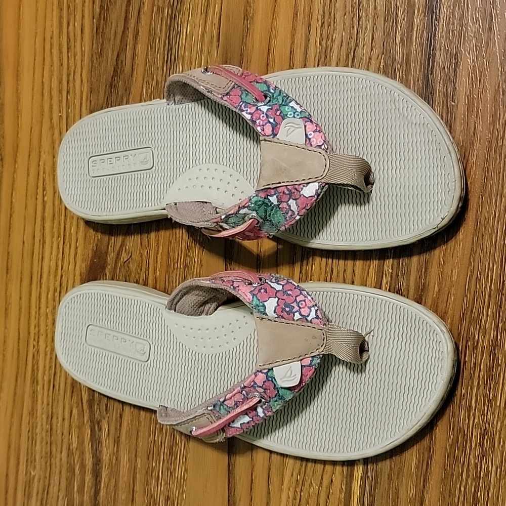 Floral Sperry flip flops size 7